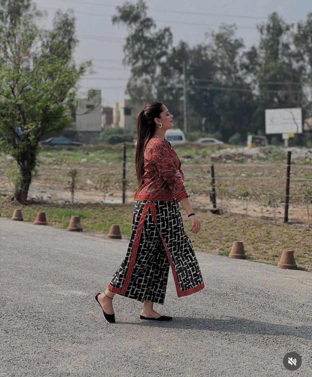 Self Jacquard 3pc Dress - Image 4