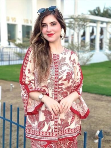 Munar Lawn Unstitched 3PC Printed Suit with Chiffon Dupatta